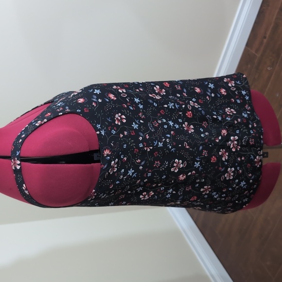 Black multicolored Floral Sleeveless Camisole - Picture 4 of 7